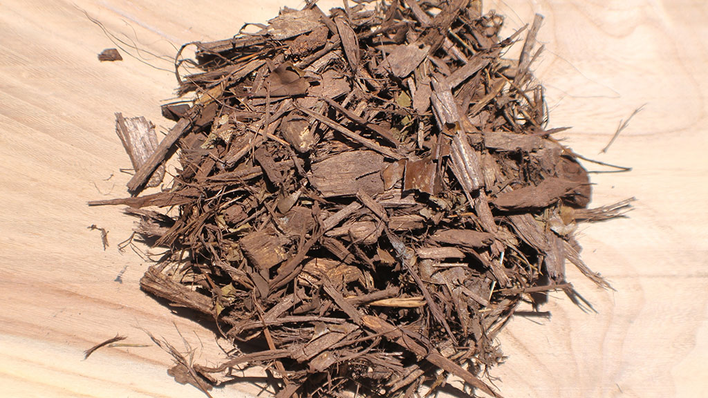 light brown mulch